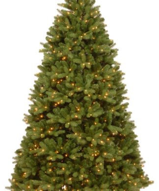 6 1/2' Feel Real Newberry Spruce Hinged Tree With 650 Clear Lights