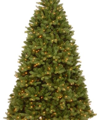 6' Feel Real Newberry Spruce Hinged Tree With 600 Clear Lights